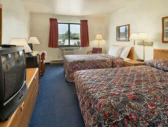Super 8 By Wyndham Tomah Wisconsin Motel Exterior photo